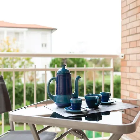 Διαμέρισμα Seaside Flat With Swimming Pool And Private Parking