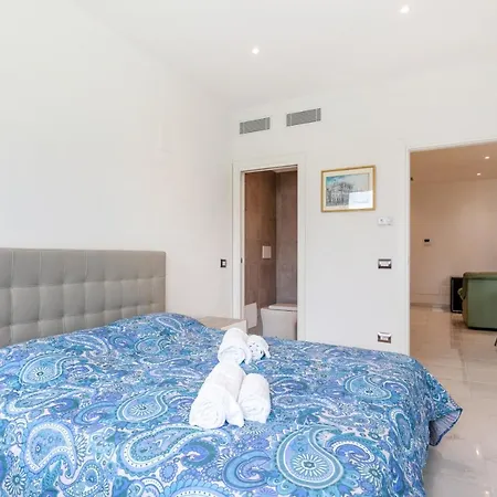 Διαμέρισμα Seaside Flat With Swimming Pool And Private Parking *