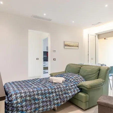Διαμέρισμα Seaside Flat With Swimming Pool And Private Parking