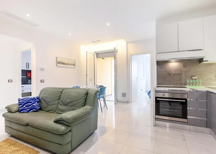 Διαμέρισμα Seaside Flat With Swimming Pool And Private Parking *